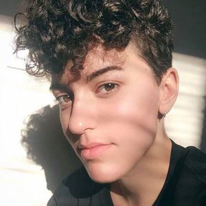 Meet your Posher, Nina